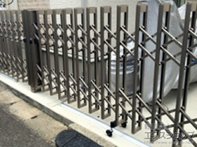 のカーゲート アルシャインII MW型 Aタイプ センターレール 片開き 320S 施工例