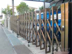 のカーゲート アルシャインII M型 Aタイプ ノンレール 両開き（520W） 施工例