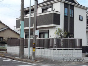 のフェンス・柵 ルシアスフェンスF03型 たて半目隠し 自由柱 施工例