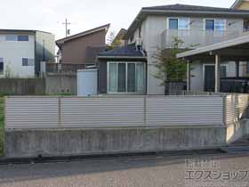 のフェンス・柵 ミエーネフェンス 目隠しルーバー 自由柱施工 施工例