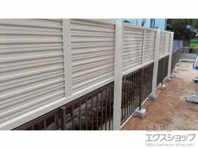 のフェンス・柵 レスティナフェンス7型 横目隠し 2段支柱（パネル1段） 施工例