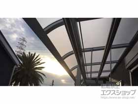 のバルコニー・ベランダ屋根 スピーネ R型 屋根タイプ 連棟 積雪〜20cm対応 施工例