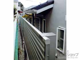 のフェンス・柵 ミエーネフェンス 目隠しルーバータイプ 2段支柱 施工例