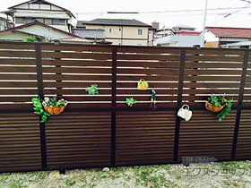 のフェンス・柵 シャトレナ M1型・M3型 フリー支柱タイプ 多段柱施工 施工例