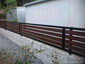 のフェンス・柵 モクアルフェンス 横板タイプ 自由柱 施工例