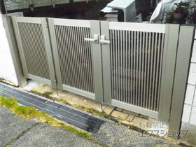 の門扉 エクスライン門扉2型 3枚折戸 門柱仕様 施工例