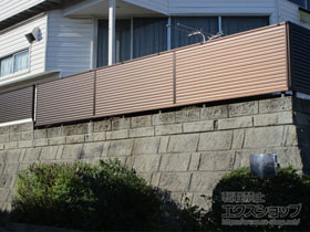 のフェンス・柵 ミエーネフェンス 目隠しルーバータイプ 自由柱施工 施工例