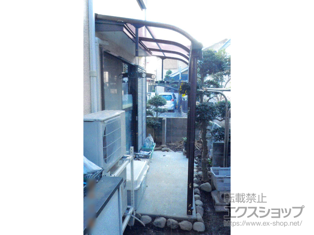 のテラス屋根 ヴェクターテラス R型 テラスタイプ 単体 積雪〜20cm対応＋吊り下げ式 上下可動物干し(着脱機能なし) 仕様：標準 2本入り 施工例