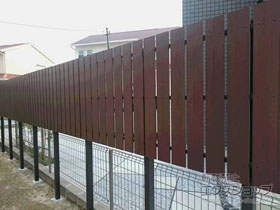 のフェンス・柵 タテイタスタイル120サイズ すき間15ｍｍ 施工例
