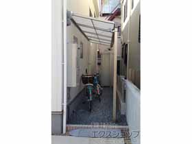 の物置・屋外倉庫 エスモ 一般型 2100×750×1959 ESE-2107A-PW 施工例