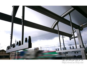 のバルコニー・ベランダ屋根 プレシオステラス R型 屋根タイプ 単体 積雪〜20cm対応＋プレシオステラス用 吊り下げ式物干し 仕様：標準 2本入り 施工例