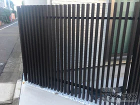 LIXIL リクシル(TOEX)のフェンス プログコートフェンス1F型 フリーポールタイプ 施工例