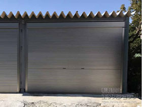 のガレージシャッター ガレージシャッタークワトロ 手動式 外部付タイプ 施工例