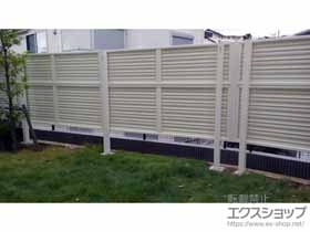のフェンス・柵 ミエーネフェンス 目隠しルーバータイプ 2段支柱（パネル1段） 施工例