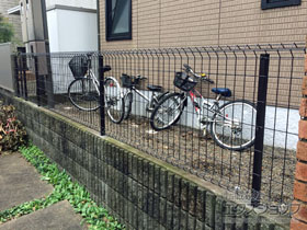 のフェンス・柵 イーネットフェンス1F型 自由柱＜水平地＞ 施工例