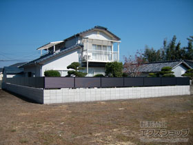 のフェンス・柵 ミエーネフェンス 目隠しルーバータイプ 自由柱施工 施工例