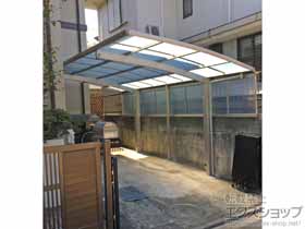 のカーポート レイナポートグラン　積雪〜20cm対応＋サイドパネル＋着脱式サポート　標準・ハイルーフ兼用　2本入り×1セット 施工例