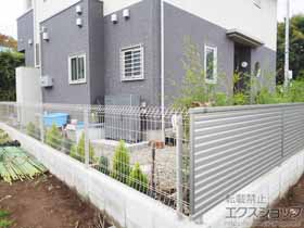 のフェンス・柵 ミエーネフェンス 目隠しルーバータイプ 自由柱施工 施工例
