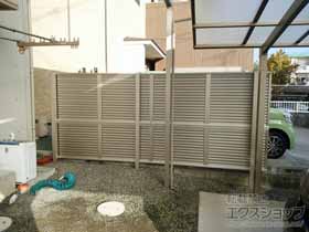 のフェンス・柵 ミエーネフェンス 目隠しルーバータイプ 2段支柱施工 施工例
