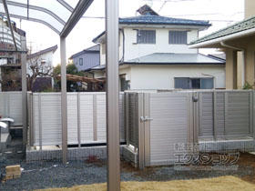 のフェンス・柵 レスティナフェンス7型 横目隠し 自由柱施工 施工例