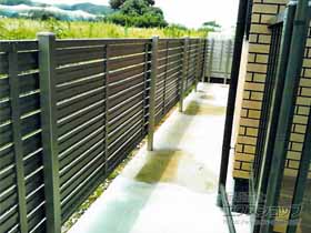 のフェンス・柵 セレビューフェンス R3型 自在柱 施工例