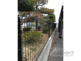 のフェンス・柵 イーネットフェンス 2F型 自由柱 施工例