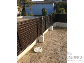 のフェンス・柵 ミエーネフェンス 目隠しルーバータイプ 自由柱施工　※前回施工分と接続 施工例