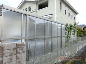 のカーポート カムフィエース 側面パネル 施工例