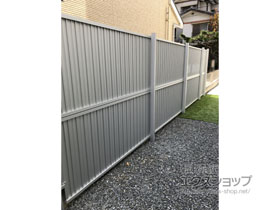 のフェンス・柵 プレスタフェンス 6型 たて目隠し アルミ多段柱使用（パネル2段） 施工例