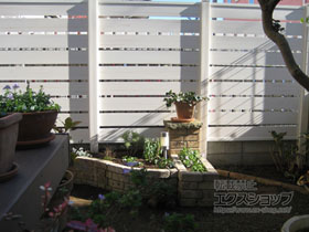 のフェンス・柵 マイティウッド 間仕切りタイプB 120サイズ 隙間20mm 板9段 施工例