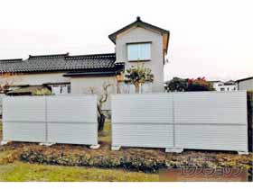 のフェンス・柵 シンプレオフェンス13型 目隠しルーバー 2段支柱 自立建て用（パネル2段） 施工例