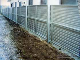 のフェンス・柵 ミエーネフェンス 目隠しルーバー 2段支柱施工 施工例