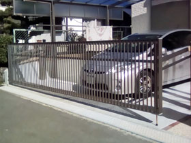 のカーゲート ワイドオーバードアS2型 手動式 施工例