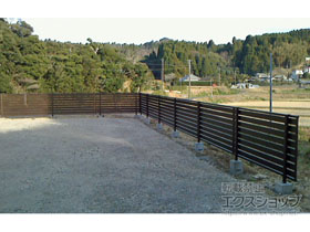 のフェンス・柵 シンプレオフェンスSY1型 横スリット 自由柱施工 施工例