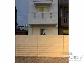 のフェンス・柵 モクプラボード モダン 11段 隙間10mm 施工例