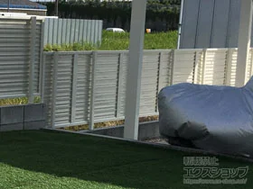 Value Selectのフェンス・柵・塀 ミエーネフェンス 目隠しルーバータイプ 自由柱施工 施工例