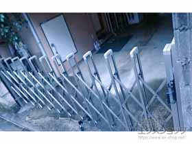 のカーゲート トリップゲート RB型 ノンレール 片開き 施工例