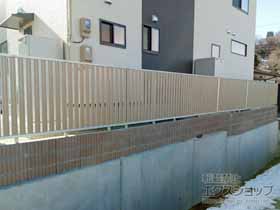 のフェンス・柵 ルシアスフェンスF03型 たて半目隠し 木調カラー 自由柱 施工例