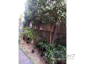YKKAPのフェンス・柵・塀 シンプレオフェンス5型 横目隠し 2段支柱 自立建て用（パネル1段） 施工例
