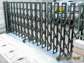 のカーゲート クレディアコー 2型 電動タイプノンレール 片開き 425S 施工例