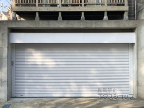 のガレージシャッター プラテアII スチールタイプ 外置き電動式 施工例