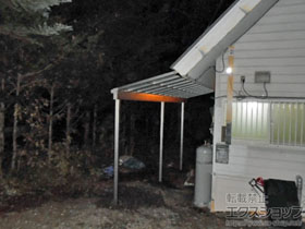 のテラス屋根 スピーネ F型 3000 テラスタイプ 連棟 積雪〜100cm対応 *破風付け納まり 施工例