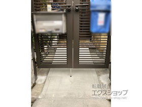 の門扉 【特注】プレスタ門扉 1型 細横桟 両開き 柱使用 施工例