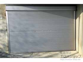 のガレージシャッター ガレージシャッタークワトロ 手動式 外部付タイプ 施工例