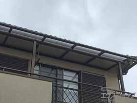 のバルコニー・ベランダ屋根 プレシオステラス R型 屋根タイプ 連棟 積雪〜20cm対応 施工例