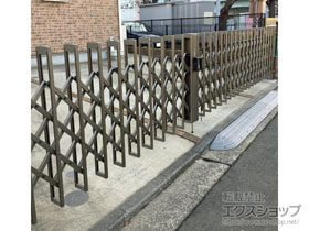 のカーゲート エアリーナll 傾斜地対応 両開き親子タイプ（26S+43M） 施工例