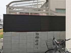 のフェンス・柵 ミエーネフェンス 目隠しルーバータイプ 自由柱施工 施工例