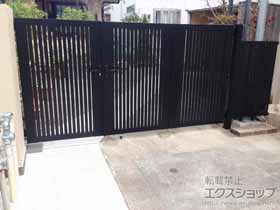 の門扉 ライシス門扉 4型 太縦桟  3枚折戸 柱使用 施工例