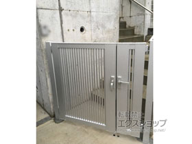 の門扉 【特注】ライシス門扉 2型 細たて桟 両開き親子 柱使用 施工例