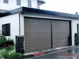 のガレージシャッター ガレージシャッタークワトロ 電動式 内部付タイプ ※連窓仕様 施工例